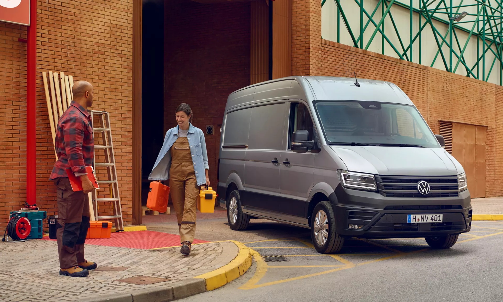cr001941pic-vw-crafter-smart-helpers-10x6